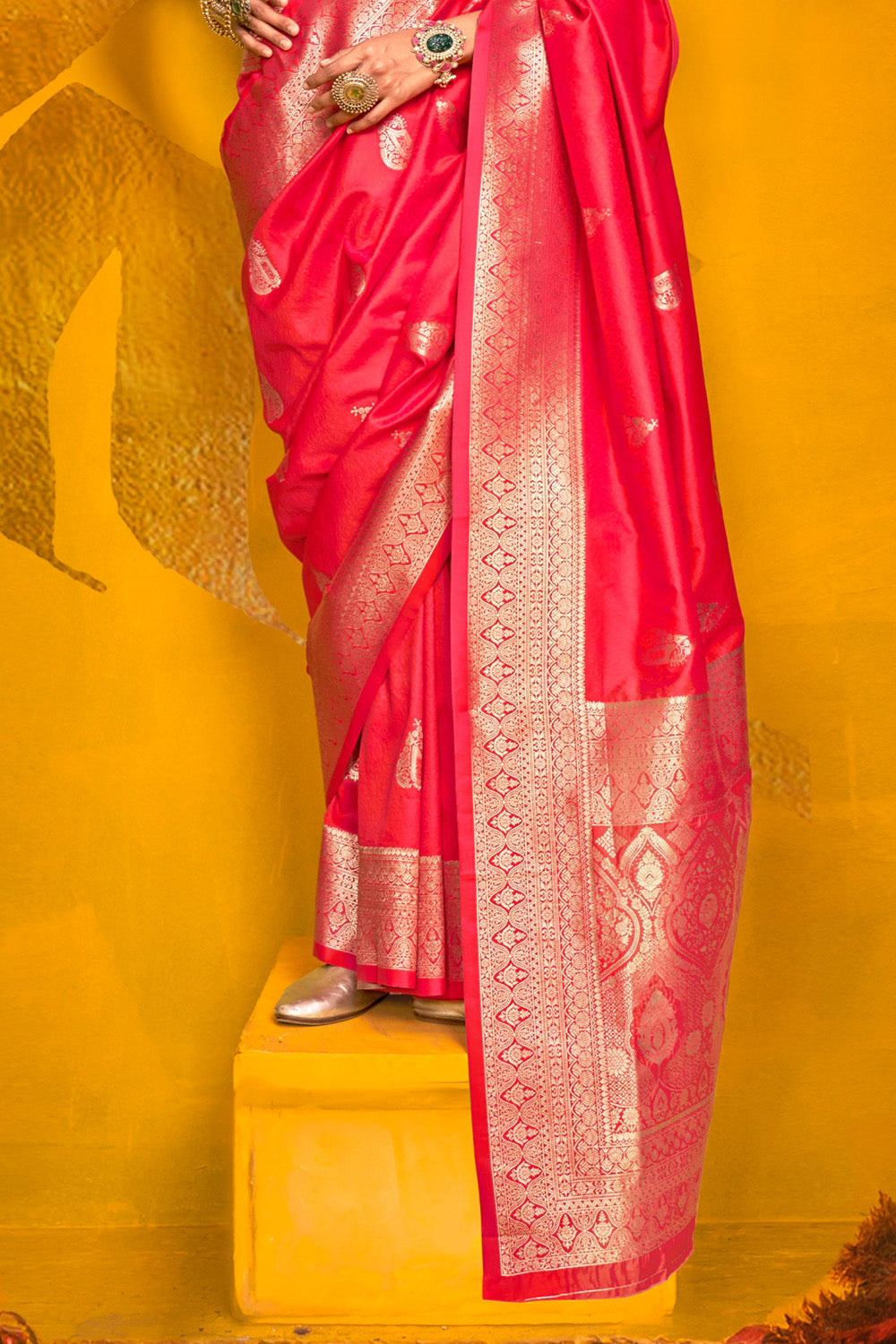 Pink Banarasi Saree With Pallu And Blouse