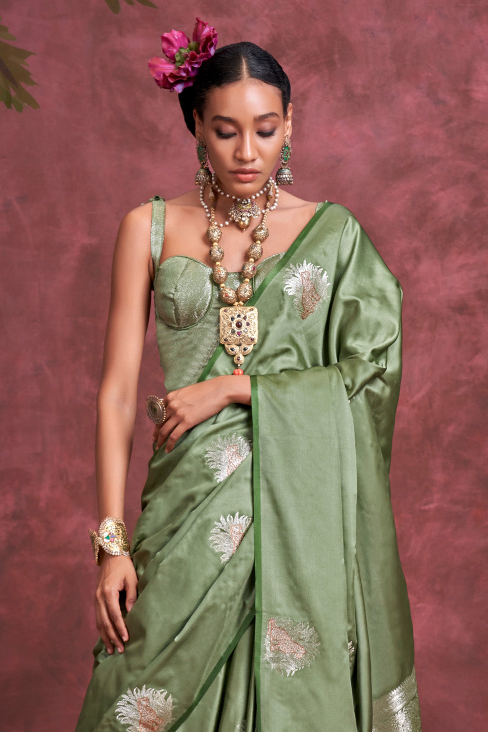 Green Tone Banarasi Saree Zari Pallu And Blouse
