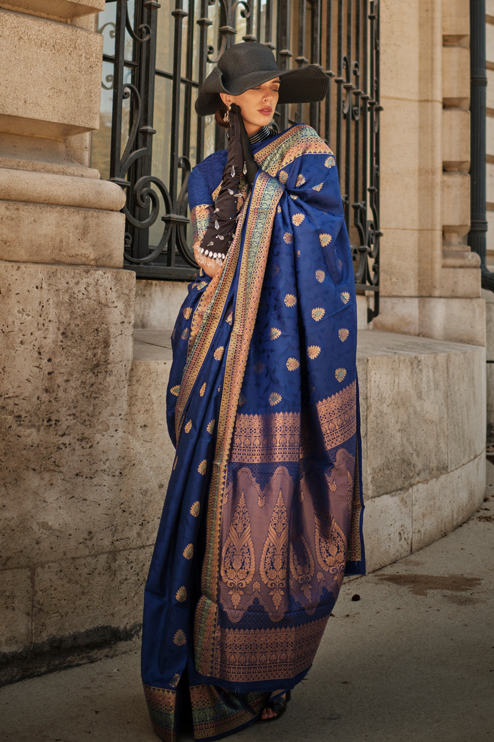 Navy Blue Soft Saree Contrast Pallu With Blouse