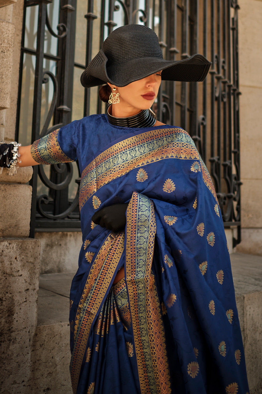 Navy Blue Soft Saree Contrast Pallu With Blouse