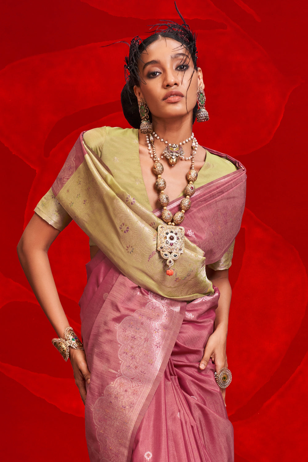 Dusty Pink Saree With Contrast Pallu And Blouse