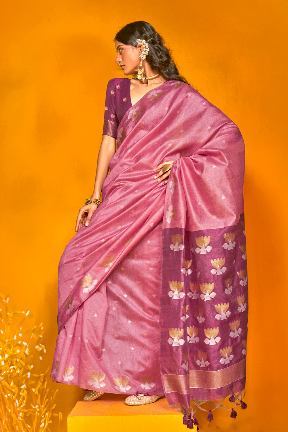 Pink Saree Lotus Design Contrast Pallu With Blouse