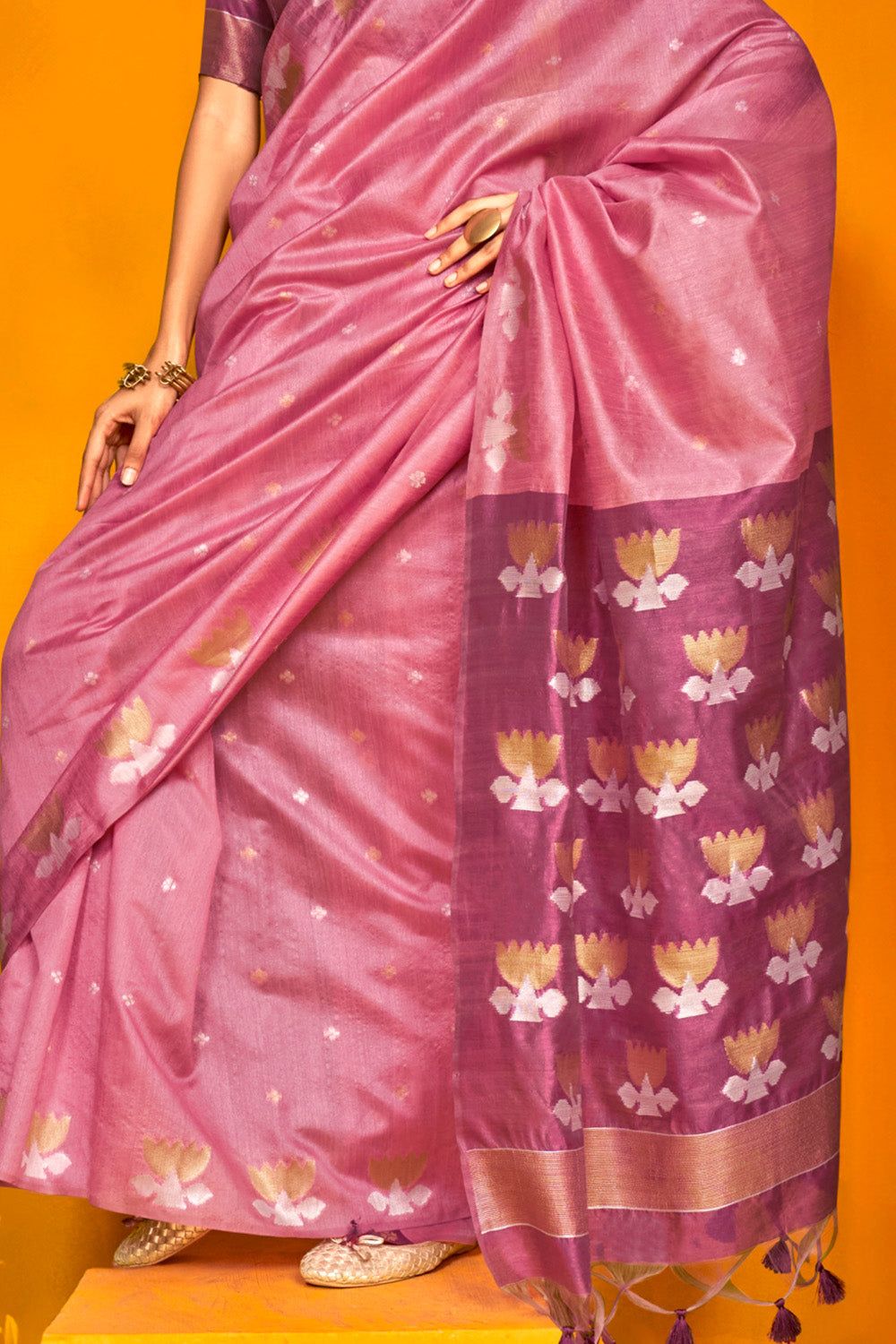 Pink Saree Lotus Design Contrast Pallu With Blouse