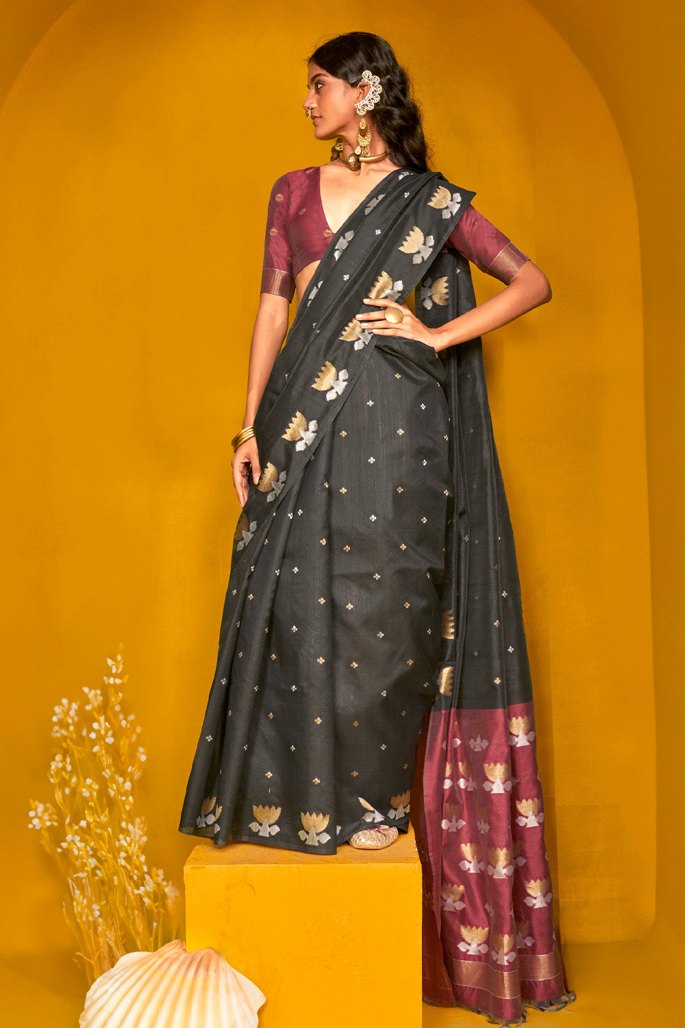 Black Saree Lotus Design Contrast Pallu With Blouse