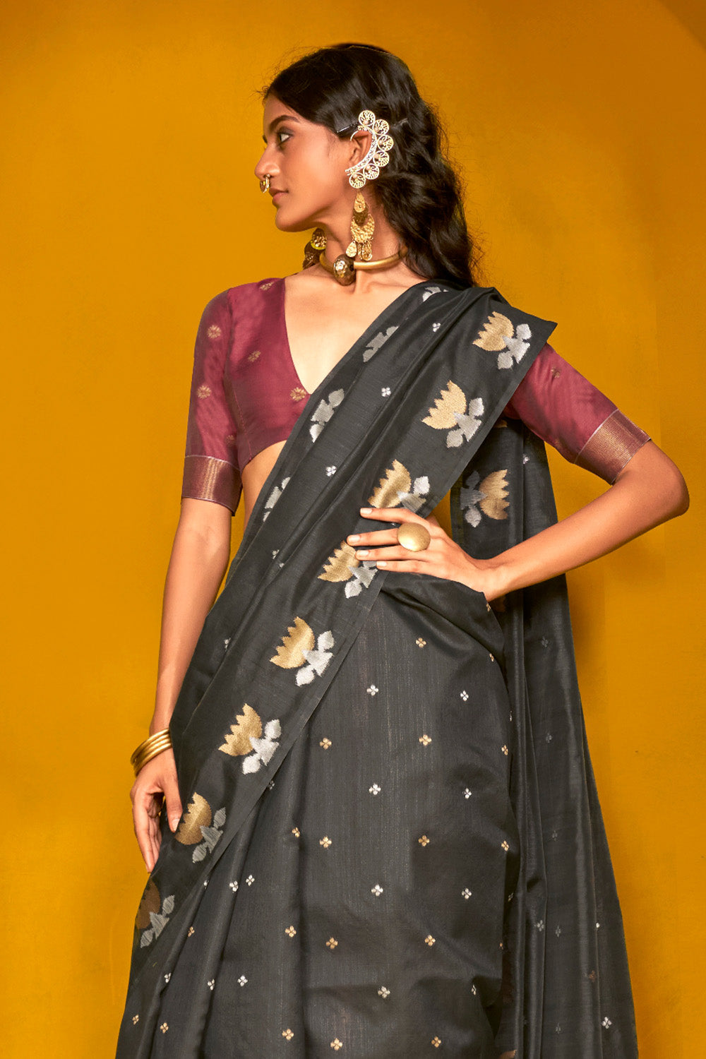 Black Saree Lotus Design Contrast Pallu With Blouse