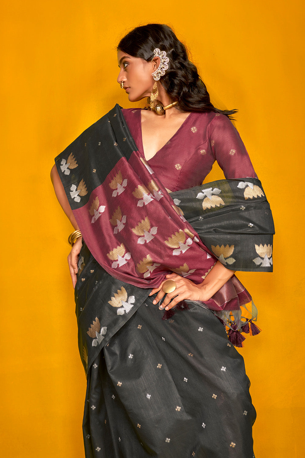 Black Saree Lotus Design Contrast Pallu With Blouse