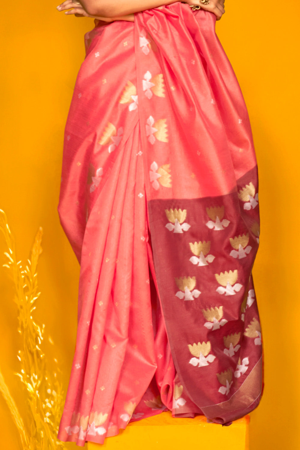 Coral Saree Lotus Design Contrast Pallu With Blouse