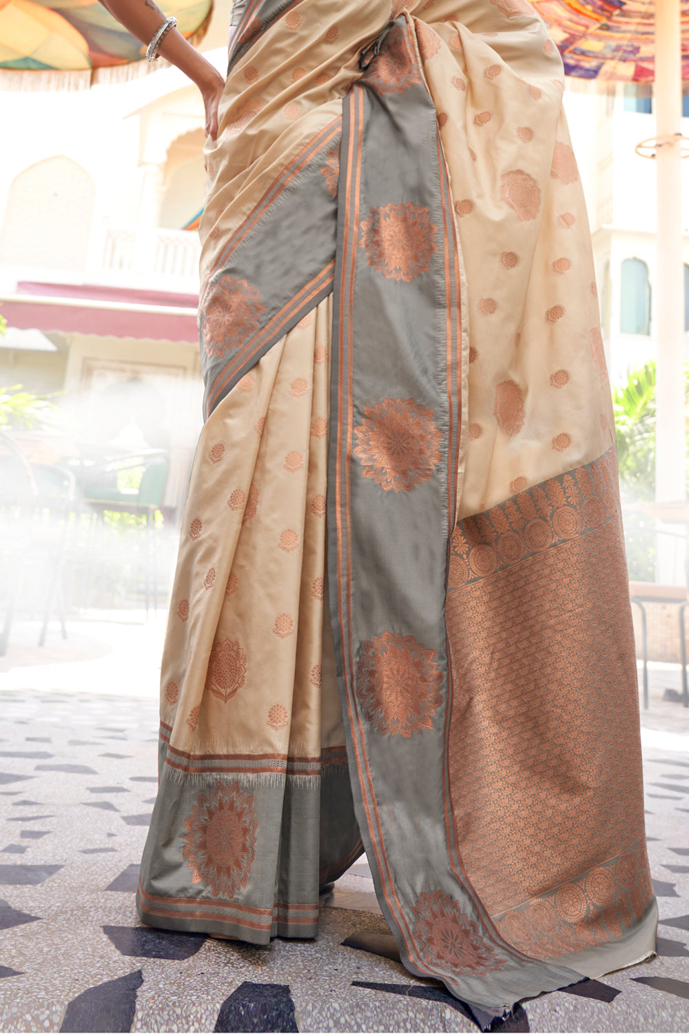 Beige Two Tone Contrast Katan Saree With Blouse
